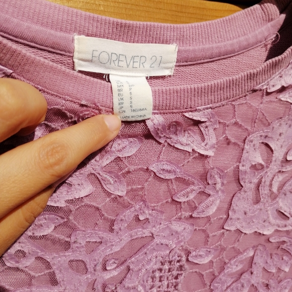 Lovely sweater. Used conditions and - Picture 4 of 8